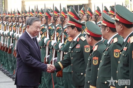 MÃI MÃI XỨNG DANH BỘ ĐỘI CỤ HỒ